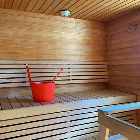 Northern Light Yllaes With A Jacuzzi シャレー