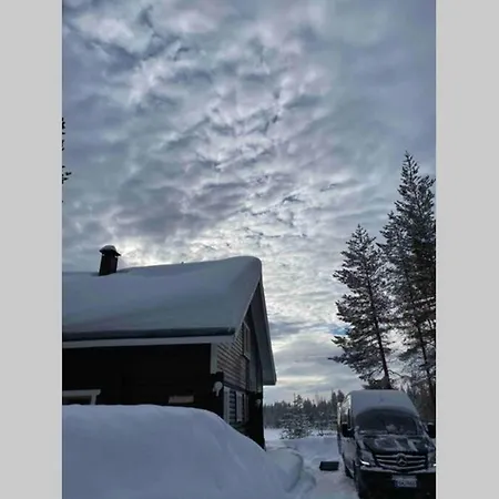 Northern Light Yllaes With A Jacuzzi シャレー *