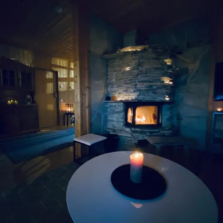 Northern Light Yllaes With A Jacuzzi *