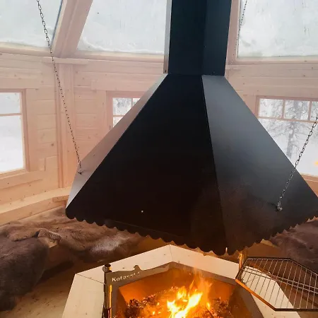Northern Light Yllaes With A Jacuzzi Chalet