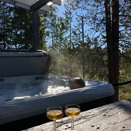 シャレー Northern Light Yllaes With A Jacuzzi *