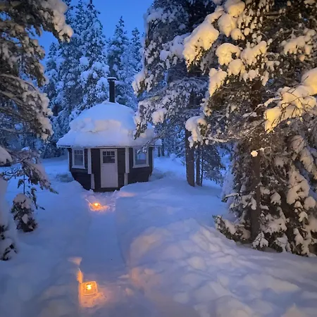 Northern Light Yllaes With A Jacuzzi * Yllasjarvi