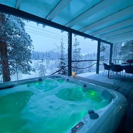Northern Light Yllaes With A Jacuzzi