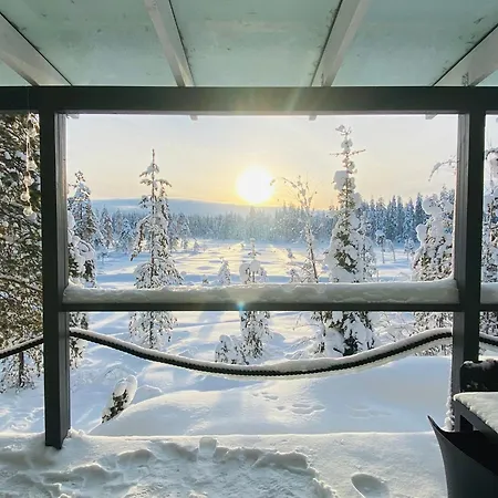 Northern Light Yllaes With A Jacuzzi Chalet
