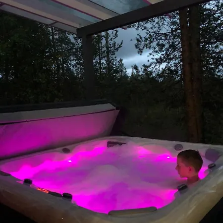 シャレー Northern Light Yllaes With A Jacuzzi *