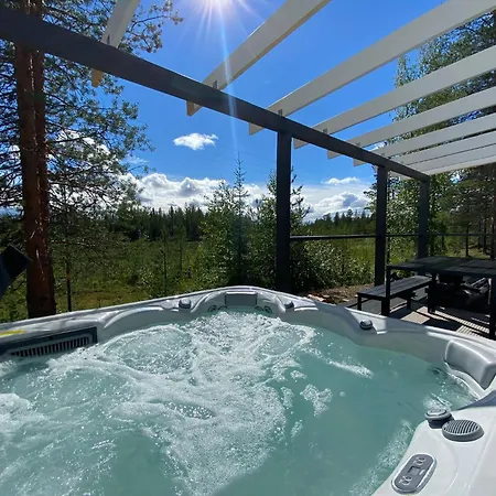 Northern Light Yllaes With A Jacuzzi シャレー *