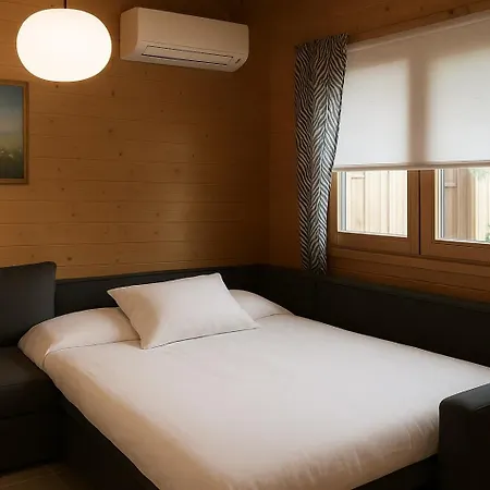 Northern Light Yllaes With A Jacuzzi Ylläsjärvi