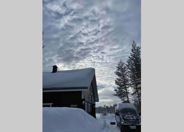 Northern Light Yllaes With A Jacuzzi Chalet *