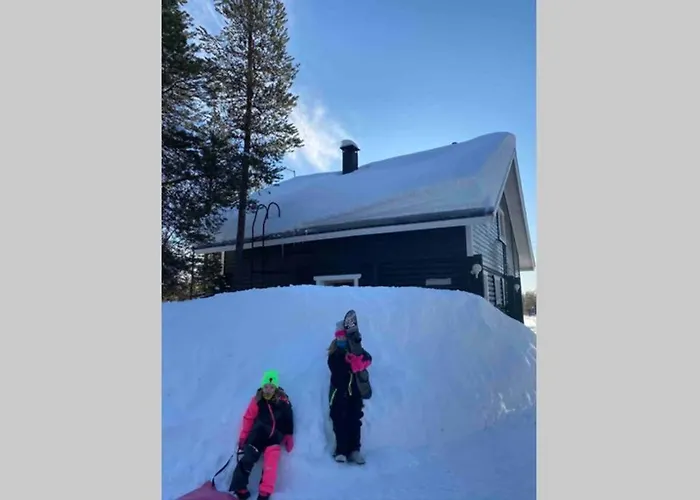 Northern Light Yllaes With A Jacuzzi Chalet
