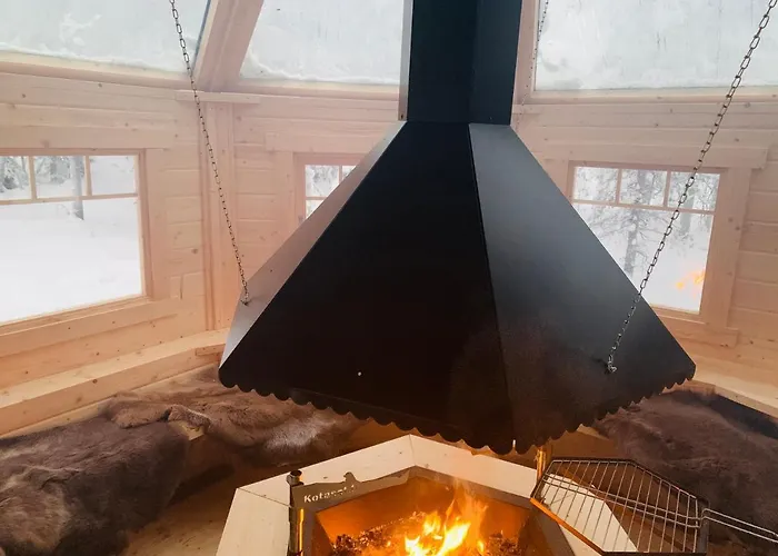 Northern Light Yllaes With A Jacuzzi Chalet