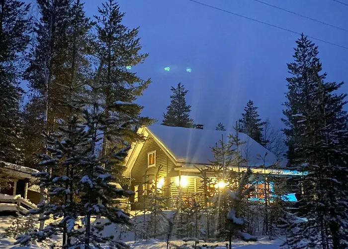 Northern Light Yllaes With A Jacuzzi Chalet