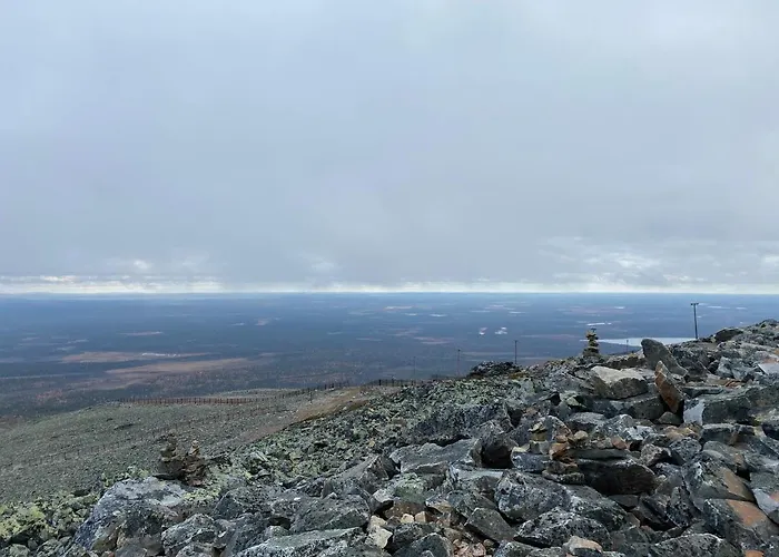 Northern Light Yllaes With A Jacuzzi Ylläsjärvi
