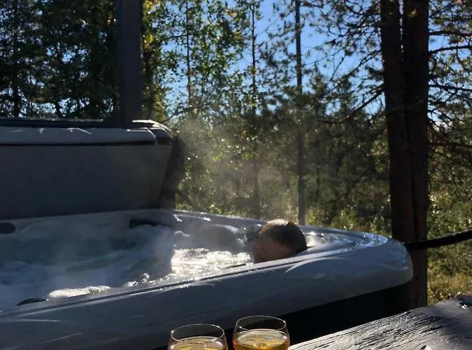 Chalet Northern Light Yllaes With A Jacuzzi *