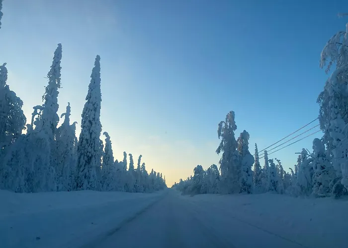 Northern Light Yllaes With A Jacuzzi Chalet