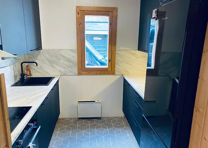 Chalet Northern Light Yllaes With A Jacuzzi