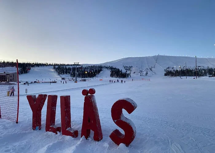 Northern Light Yllaes With A Jacuzzi Ylläsjärvi
